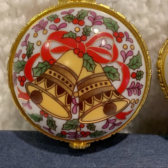 Tiny Christmas gilded treasure boxes. - Picture 2 of 6